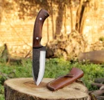 High Carbon Steel Knife - Handmade Full Tang Bushcraft Knife - Hunting Knife, Survival Knife, Fixed Blade Knife & Camping Knife - Camping Knives & Hunting Knives with Rosewood Handle & leather Sheath